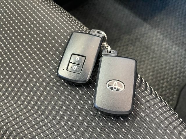 Toyota AURIS 2014-08 4216-22