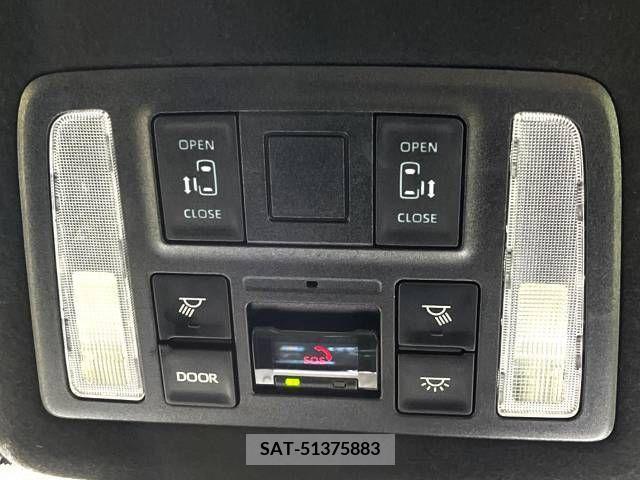 Toyota VOXY 2022-09 332777-4