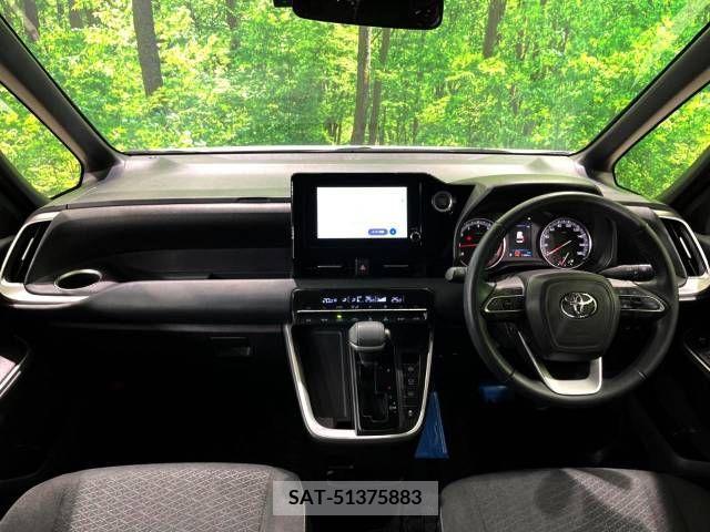 Toyota VOXY 2022-09 332777-1