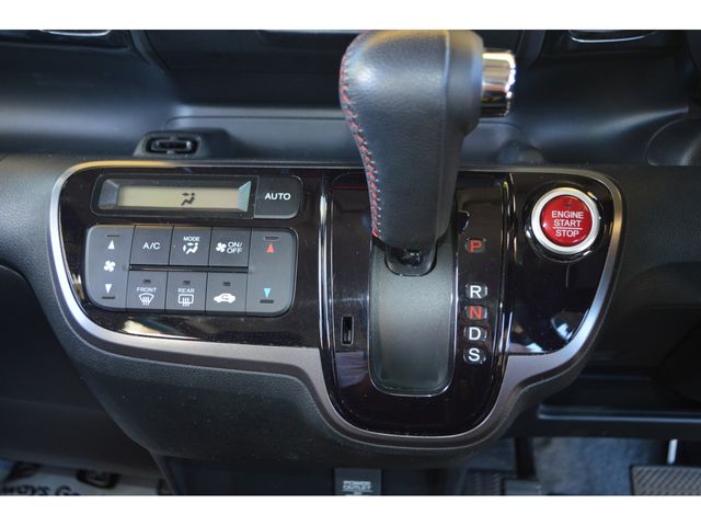 Honda N BOX CUSTOM 2014-08 13686-24