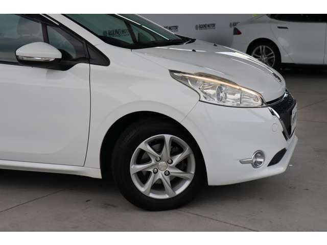 Peugeot 208 2015-09 17301-4