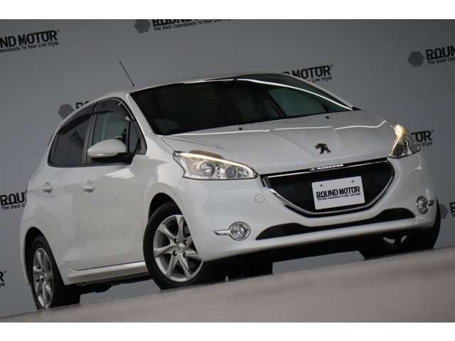 Peugeot 208 2015-09 17301-1