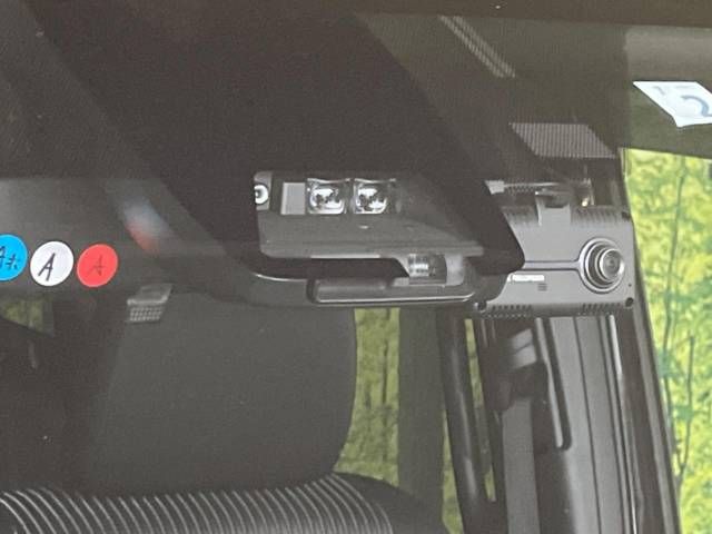 Toyota VOXY 2020-02 186193-4