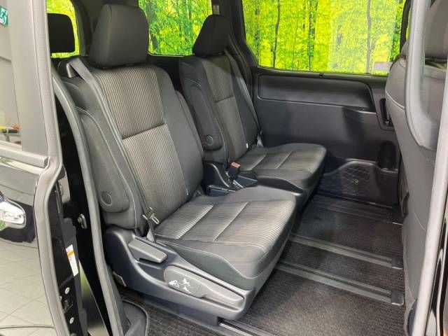 Toyota VOXY 2020-02 186193-9