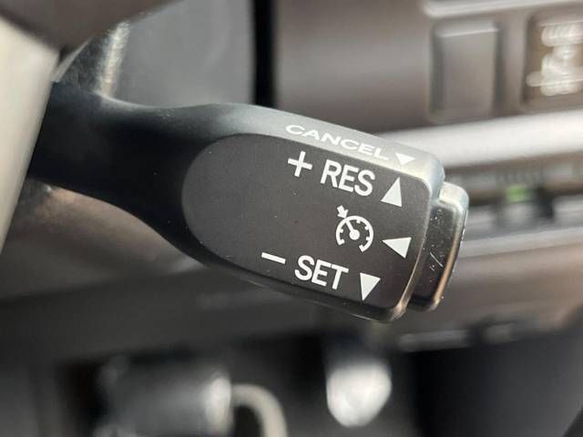 Toyota VOXY 2019-07 22969-7