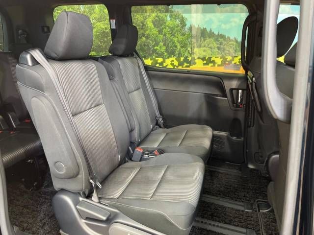 Toyota VOXY 2019-07 22969-9