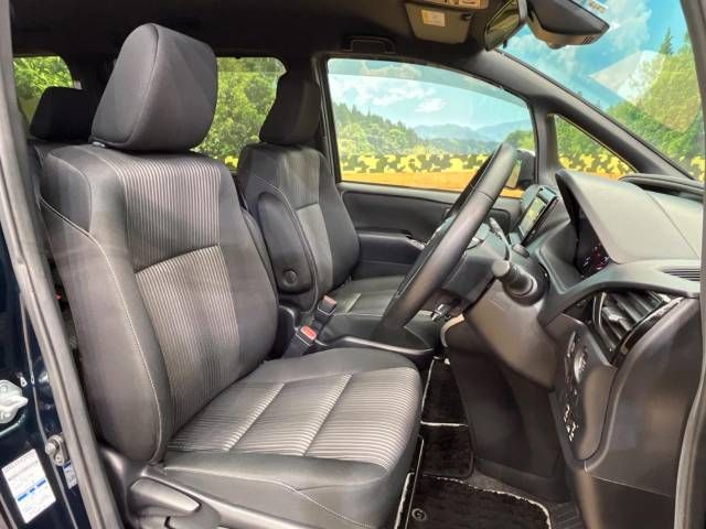 Toyota VOXY 2019-07 22969-8