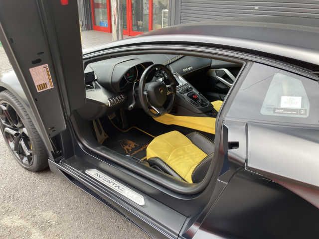 Lamborghini Aventador 2011-11 8485-1