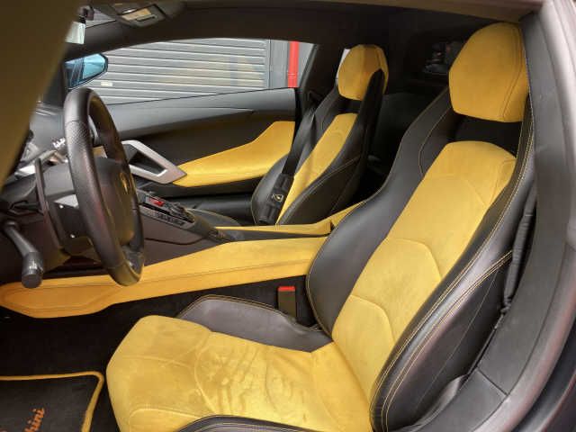 Lamborghini Aventador 2011-11 8485-3