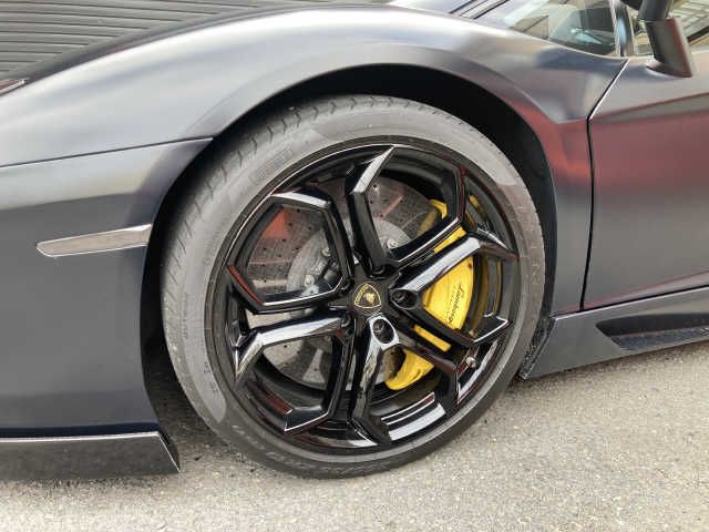 Lamborghini Aventador 2011-11 8485-5