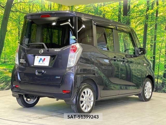 Nissan ROOX 2016-03 323804-17
