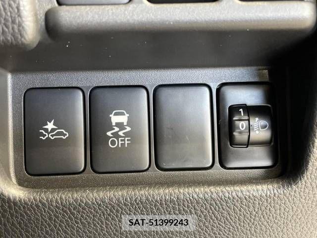 Nissan ROOX 2016-03 323804-3