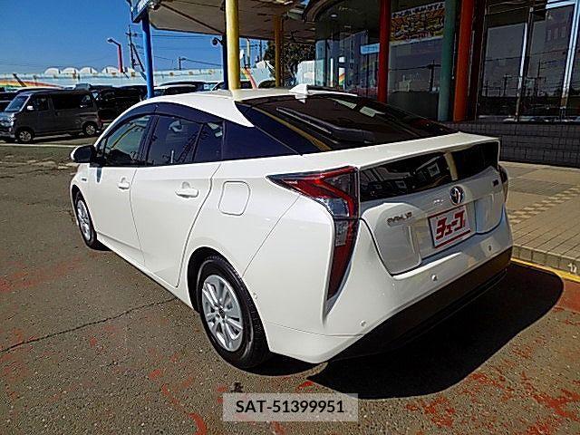 Toyota PRIUS 2018-12 215062-8