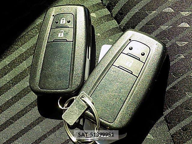 Toyota PRIUS 2018-12 215062-18