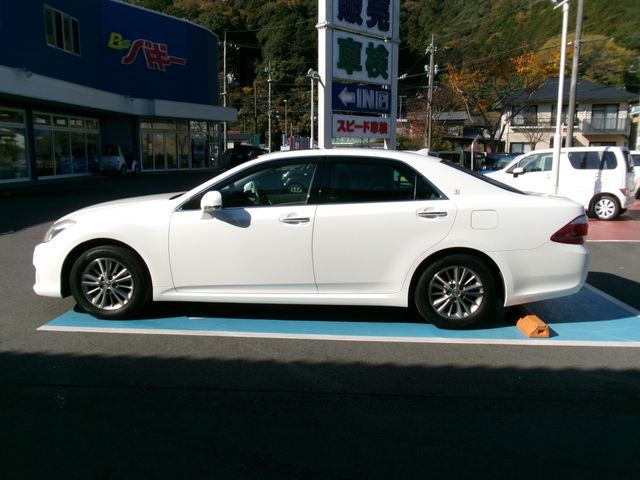 Toyota CROWN SEDAN 2011-12 185156-6