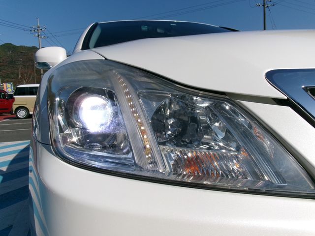 Toyota CROWN SEDAN 2011-12 185156-10