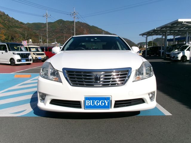 Toyota CROWN SEDAN 2011-12 185156-0