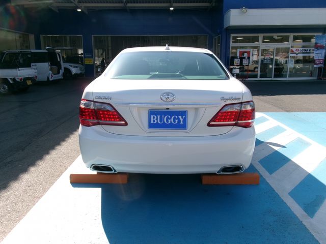 Toyota CROWN SEDAN 2011-12 185156-4