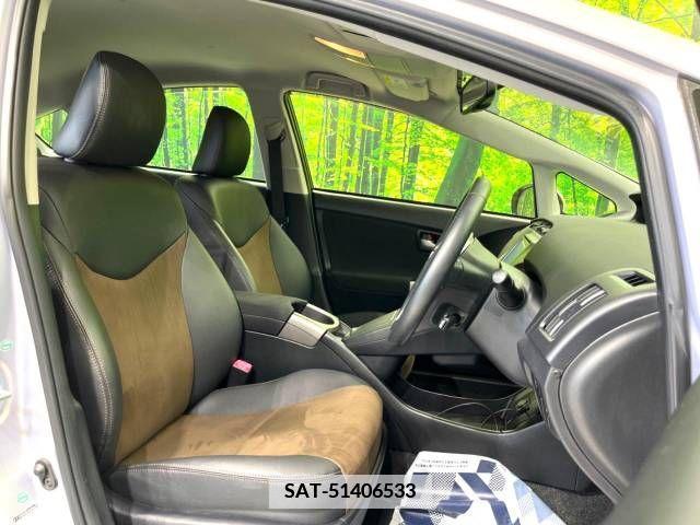 Toyota PRIUS 2013-06 377907-8