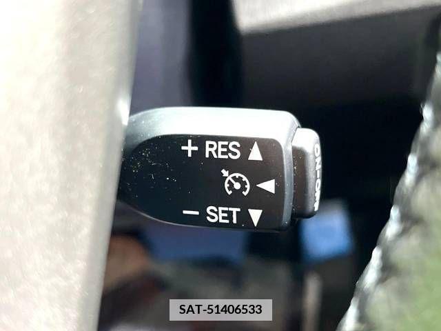 Toyota PRIUS 2013-06 377907-7