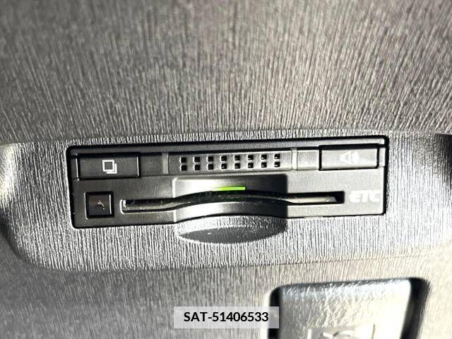 Toyota PRIUS 2013-06 377907-4