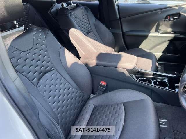 Toyota PRIUS PHV 2019-06 386437-15