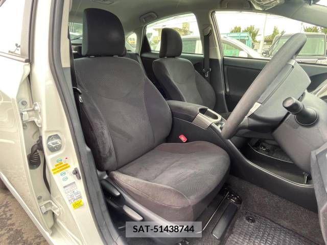 Toyota PRIUS 2013-05 253975-8