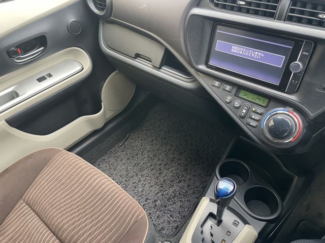 Toyota AQUA 2013-01 3136-8