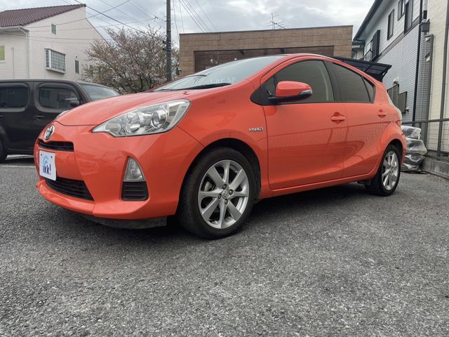 Toyota AQUA 2013-01 3136-1