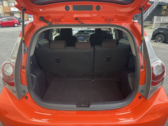 Toyota AQUA 2013-01 3136-9