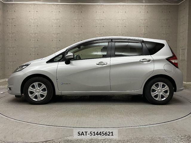 Nissan NOTE 2017-12 239176-7