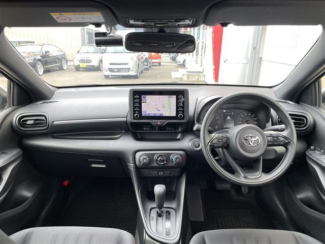 Toyota YARIS 2022-03 13850-17