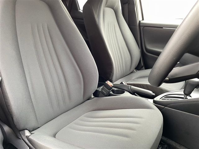 Toyota YARIS 2022-03 13850-13