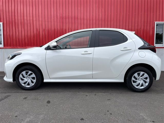 Toyota YARIS 2022-03 13850-1