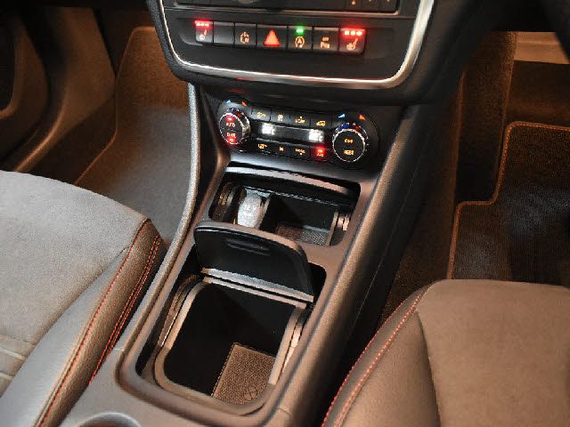 Mercedes Benz CLA-CLASS 2016-07 184731-10