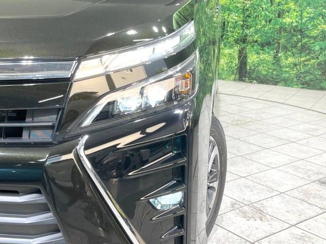 Toyota VOXY 2018-12 23771-8
