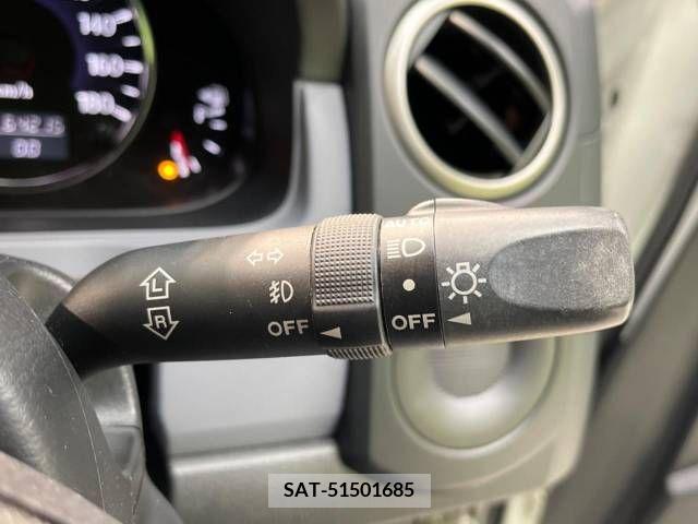 Mazda VERISA 2011-03 252869-6