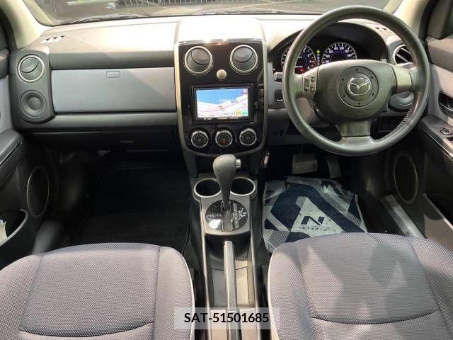 Mazda VERISA 2011-03 252869-1