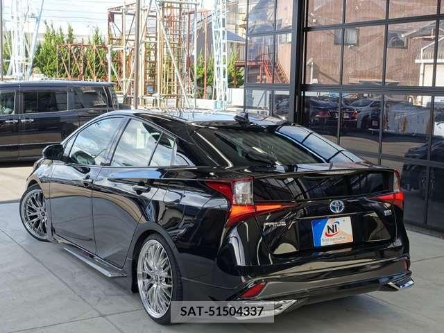 Toyota PRIUS 2019-04 217393-13