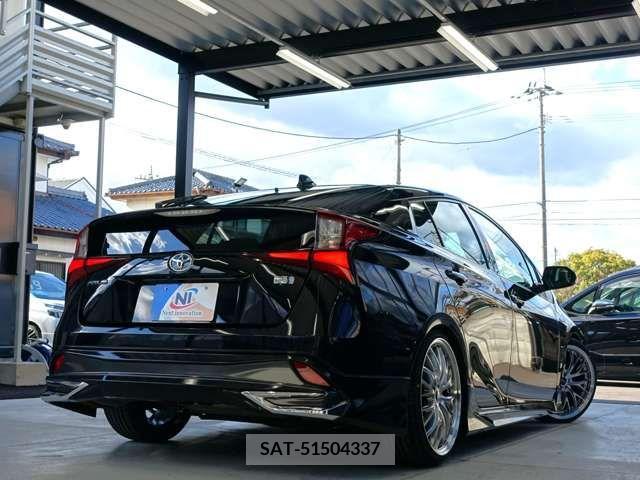 Toyota PRIUS 2019-04 217393-7