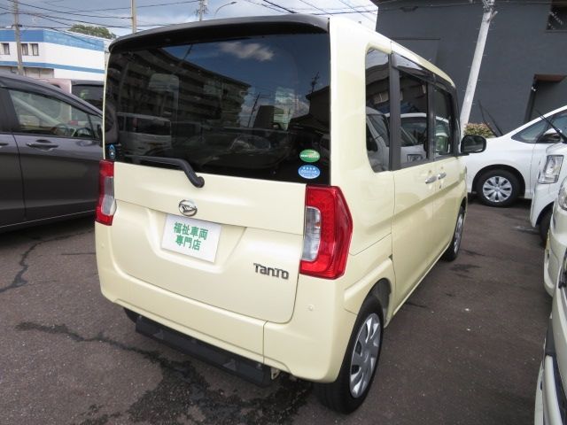 Daihatsu TANTO 2016-08 23501-25