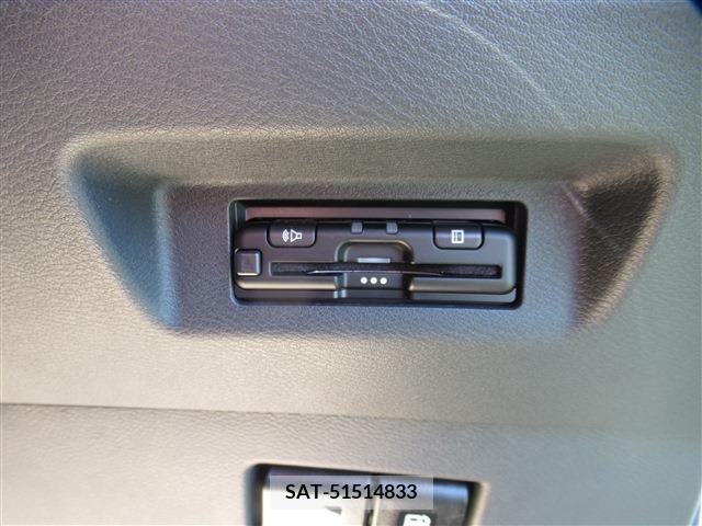 Nissan KICKS 2023-11 391621-17