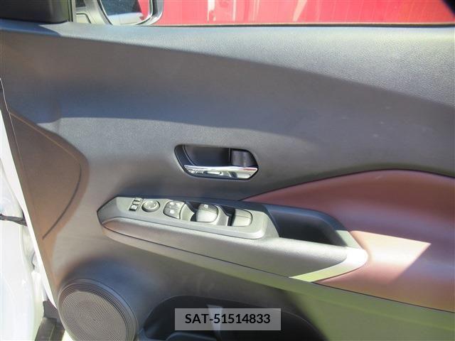 Nissan KICKS 2023-11 391621-24