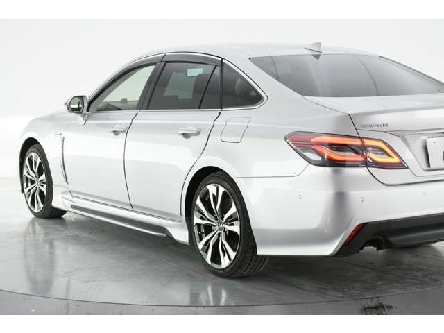 Toyota CROWN SEDAN 2019-10 193978-6