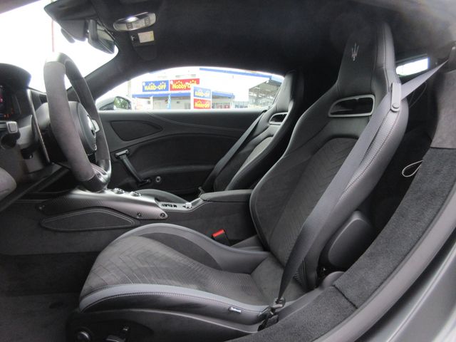 Maserati MC20 2022-09 13407-14