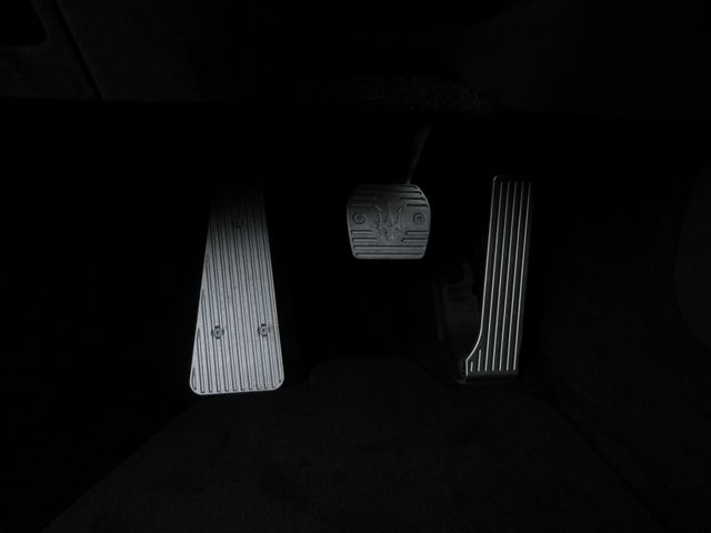 Maserati MC20 2022-09 13407-20