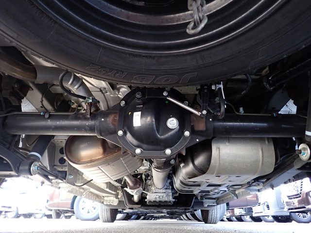 Nissan NV350 Caravan 2018-03 194047-28