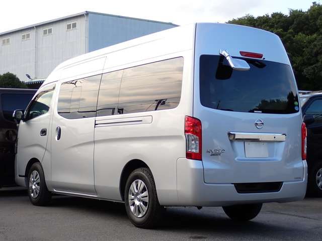 Nissan NV350 Caravan 2018-03 194047-3