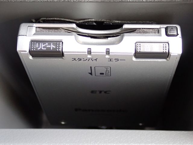 Nissan NV350 Caravan 2018-03 194047-12