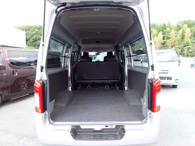 Nissan NV350 Caravan 2018-03 194047-6